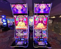 Người chơi thao tác trên giao diện slot online aa88 từ điện thoại